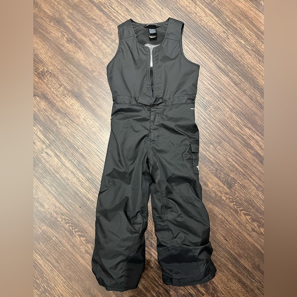 Northface Snowbib -Little kid 5T - Picture 1 of 3